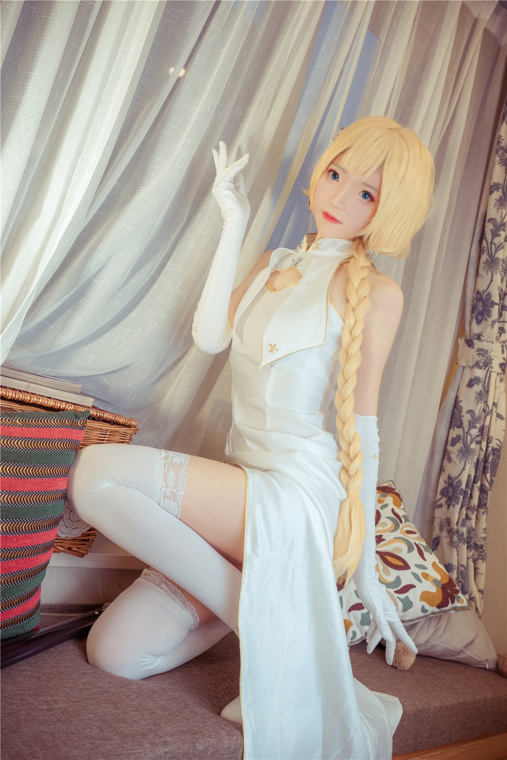 海角社区热议时刻：网友爆料明星深夜聚会中那场充满禁忌情欲与地下交易的火爆现场